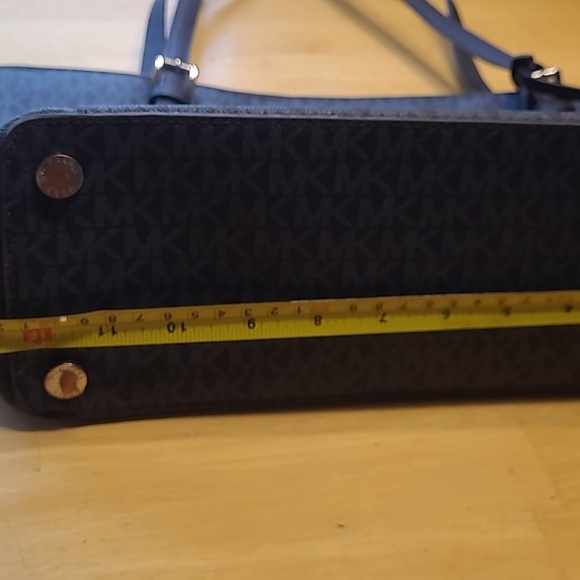 MICHAEL KORS MK Print NAVY Blue-Medium Size Tote - Picture 7 of 9